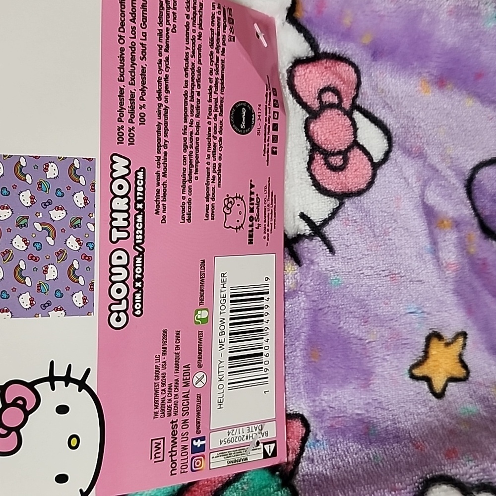 ๐ HELLO KITTY PLUSH CLOUD THROW ๐ - Picture 4 of 8